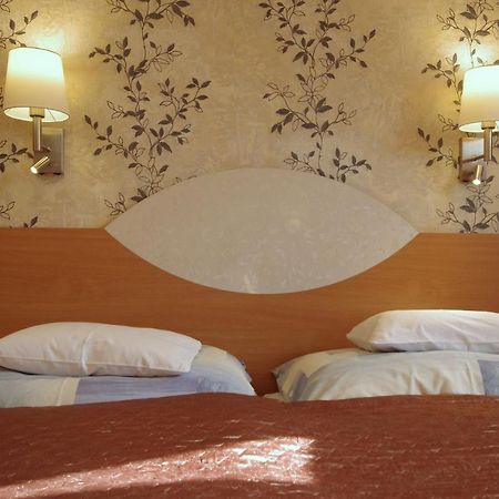 Csigahaz Panzio Hotel Gyula Buitenkant foto