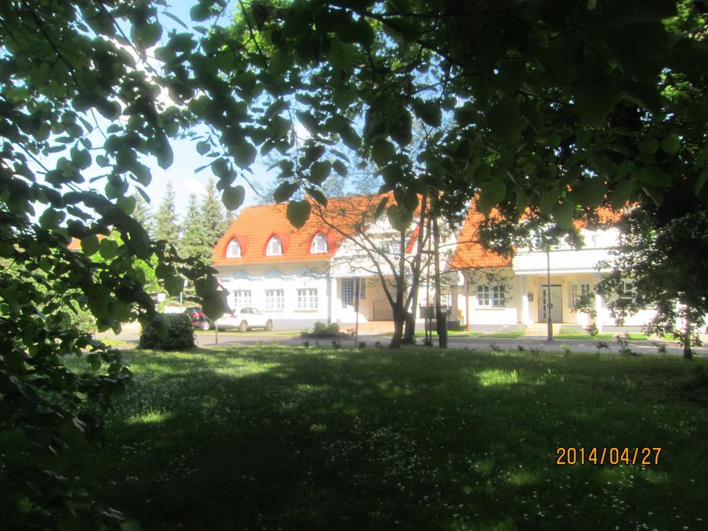 Csigahaz Panzio Hotel Gyula Kamer foto