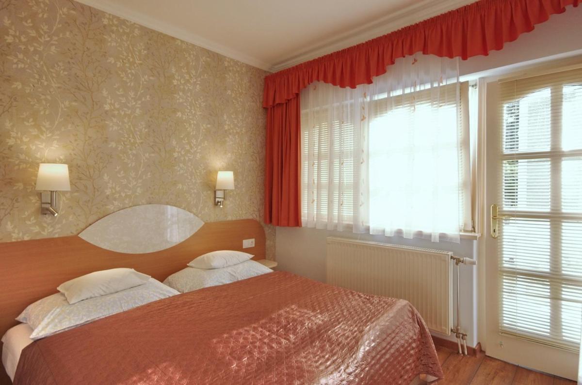 Csigahaz Panzio Hotel Gyula Buitenkant foto