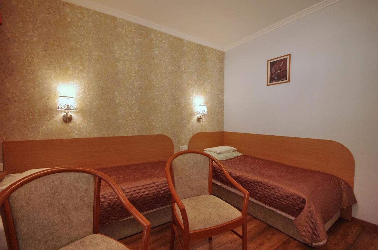 Csigahaz Panzio Hotel Gyula Buitenkant foto